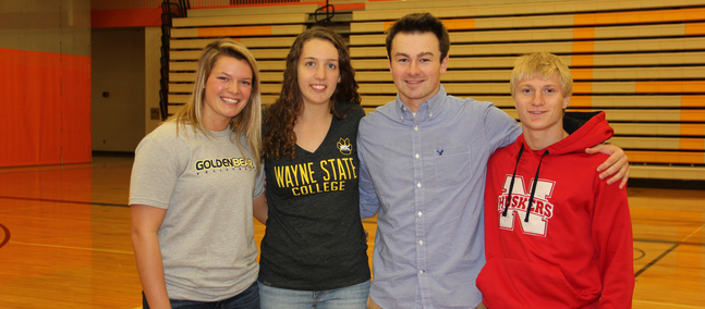 DHS Athletes Sign Letters of Intent