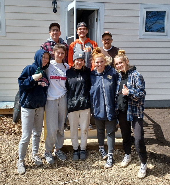 Spanish students serve with Habitat